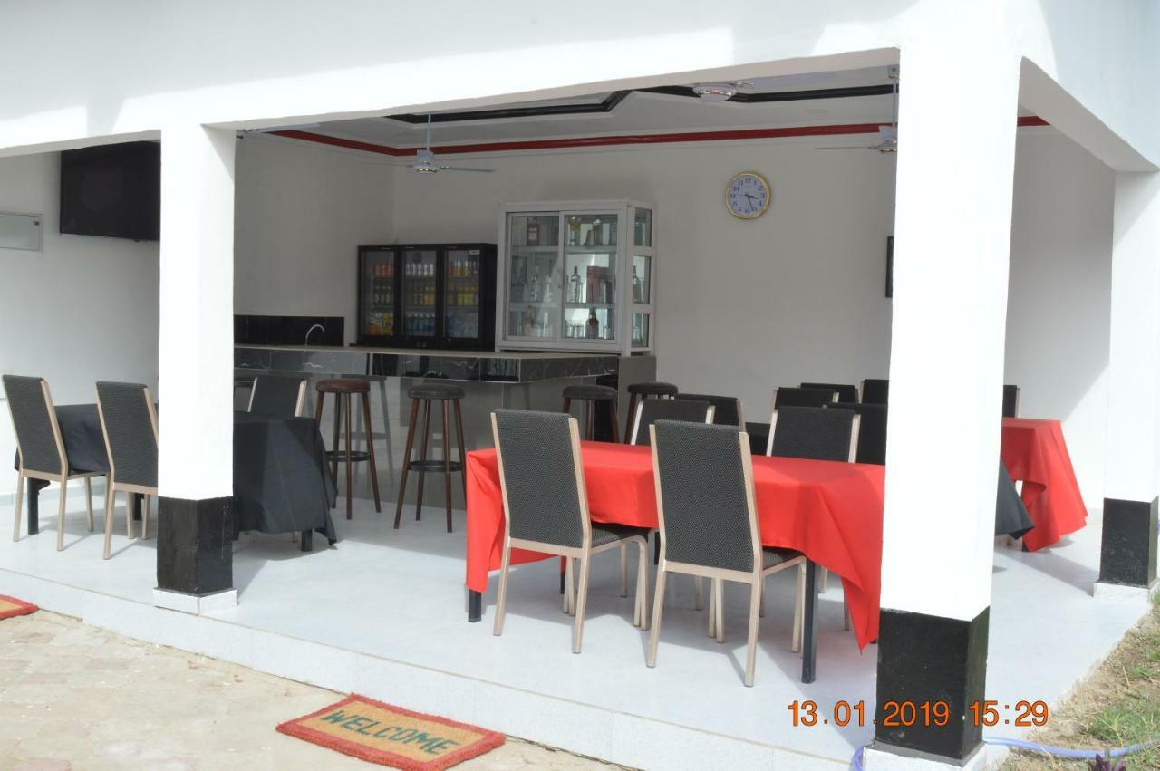 בנג'ול Sukuta Nema Guest House מראה חיצוני תמונה